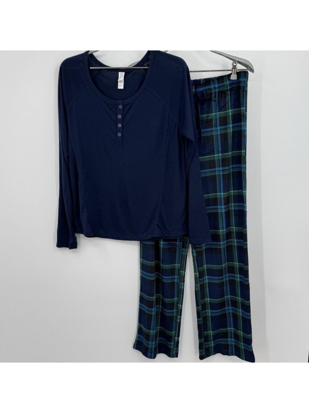 Target STARS ABOVE Cozy Pajama Set size S Women's Long Sleeve Top & Plaid Pants